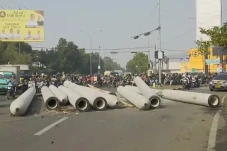 Kronologi 10 Paku Bumi...