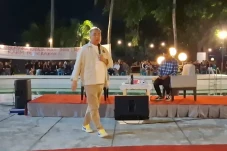 Pasangan Ahmad Ali dan...