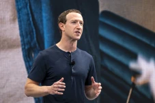 Kembangkan Facebook...