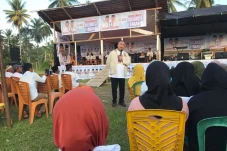 Keliling 13 Kabupaten,...