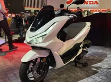 Honda PCX 2025: Skutik...