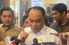 Budi Arie Ngacir dari...