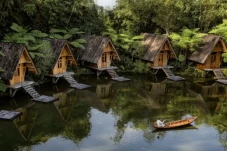 10 Spot Glamping Keren...