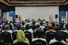 Tak Hanya Peduli Anak...