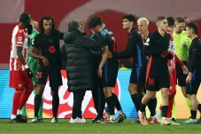 Tragedi Berdarah di...