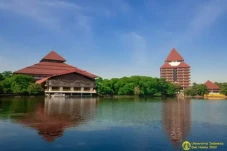 10 Universitas Terbaik...