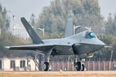 Pesawat J-35 China Belum...