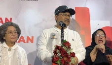 Pemberian Gelar Pahlawan...