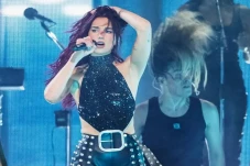 Konser Dua Lipa di Jakarta...