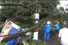 Hujan Angin Landa Kota...