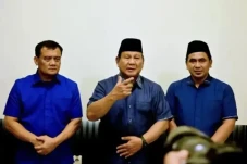 Prabowo Endorse Luthfi-Taj...
