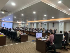 Mentan Amran Gelar Rapat...