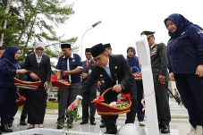 Upacara Hari Pahlawan...