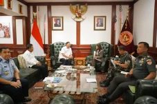 Terima Kunjungan Menkomdigi,...