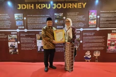 KPU Jabar Tingkatkan...