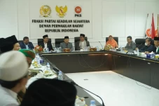 Ketua Fraksi PKS DPR...