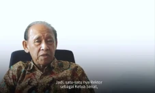 Mantan Rektor UGM Prof...