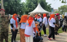 20.000 Warga Padati...