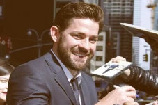 Siapa John Krasinski?...