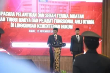 Pesan Prabowo ke Menkum...