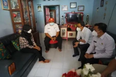 Menteri Karding Minta...