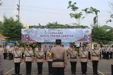 Mutasi di Polres Sampang,...