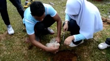 Hukum Wanita Menyembelih...