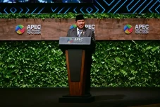 Di Ajang APEC CEO Summit,...