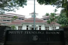 10 Universitas dengan...