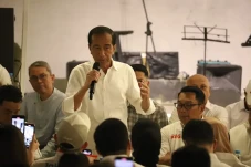 Jokowi Ajak Relawan...