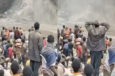 Viral! Gunung Runtuh...