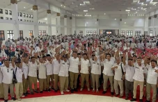 Ribuan Pendukung Luthfi-Yasin...