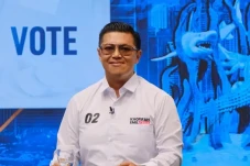 Debat Pilgub Jatim,...