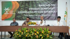 Kacuk Sumarto dan Irwan...