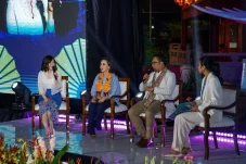 Dialog dengan Komunitas...