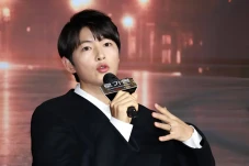 Song Joong Ki Umumkan...