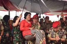 5 Kisah Cinta Jenderal...