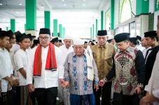 Pimpinan Ponpes Darul...