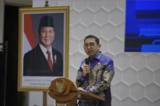 Menteri Kebudayaan akan...