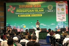 Alumni Pesantren Persis...