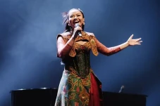 Yura Yunita Gelar Konser...