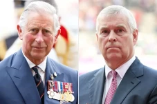 Raja Charles III Ambil...