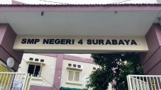 Sejarah SMPN 4 Surabaya,...