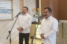Bertemu Jaksa Agung,...