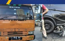 Truk Tronton Tabrak...