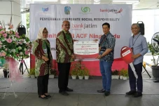 Bank Jatim Serahkan...