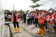 Menteri Lingkungan Hidup...