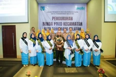 Kukuhkan Bunda PAUD,...