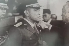 Kisah Cinta Jenderal...