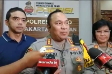 Anak Bunuh Ayah dan...